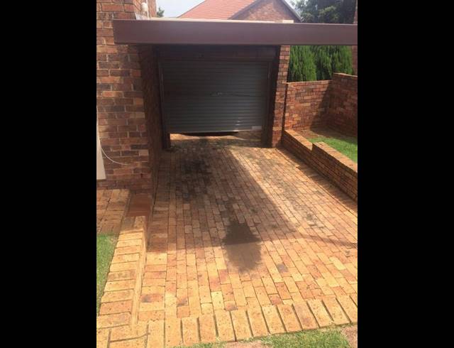 2 BEDROOM PROPERTY TO RENT IN WILGEHEUWEL